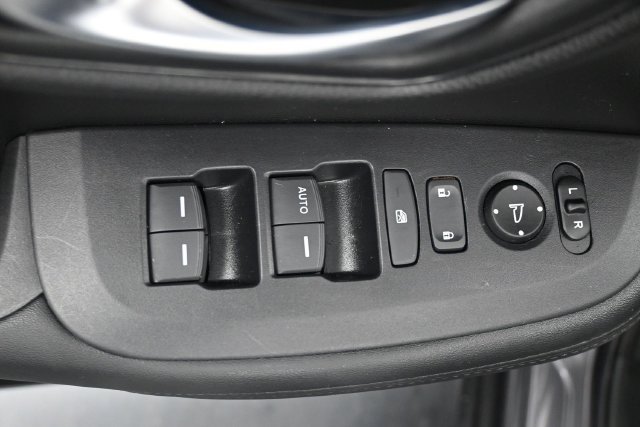 Used 2025 Honda HR-V LX image 7
