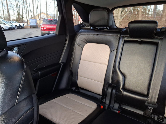 Certified 2022 Ford Escape Titanium w/ Titanium Elite Package image 16