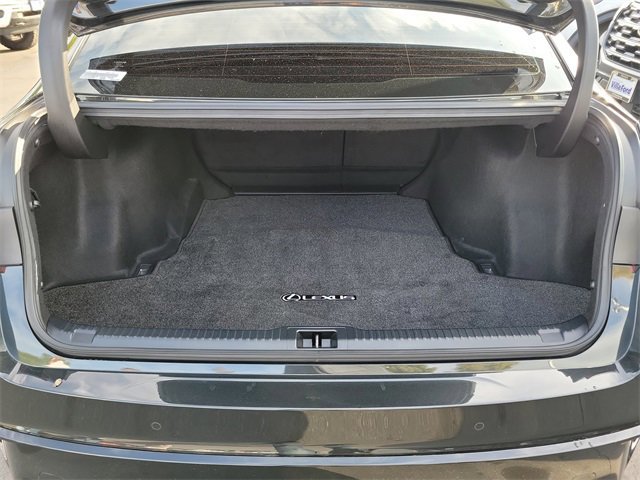 Used 2023 Lexus IS 500 image 29