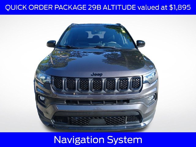 Used 2023 Jeep Compass Latitude AWD/4WD image 3