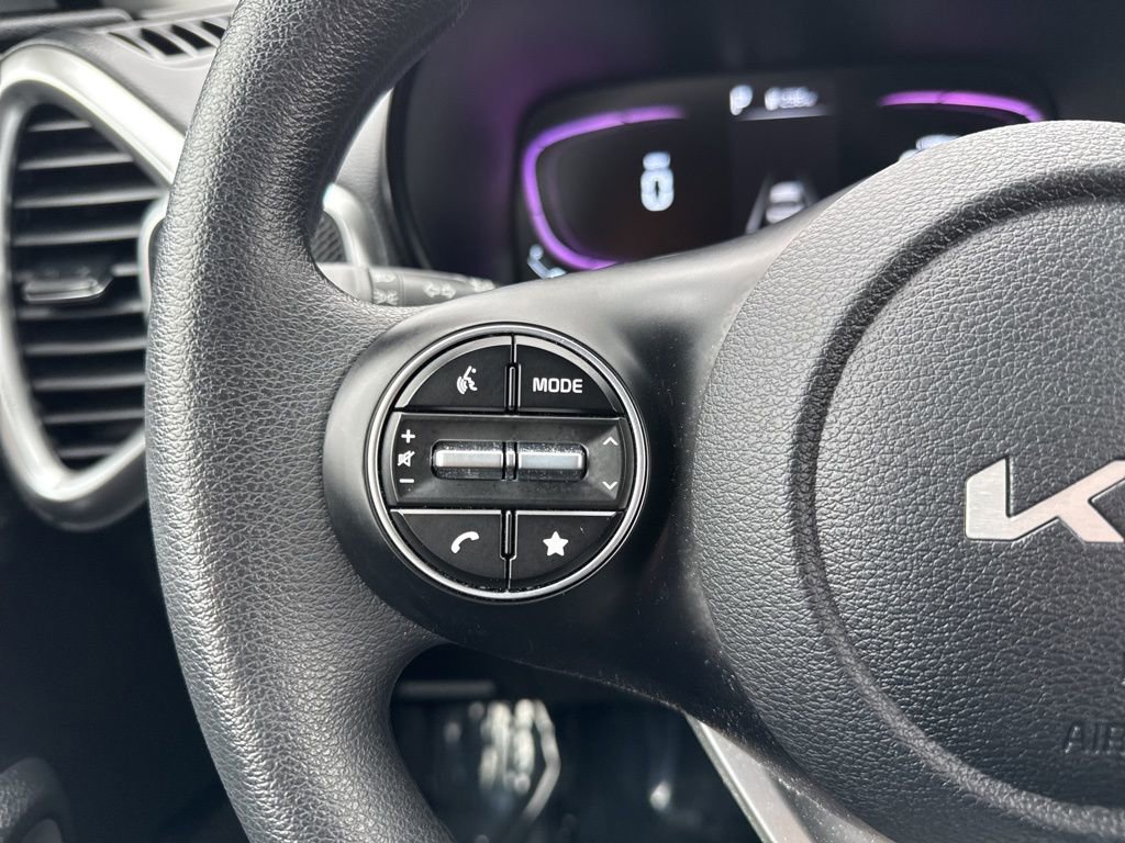 Used 2023 Kia Soul LX FWD image 19