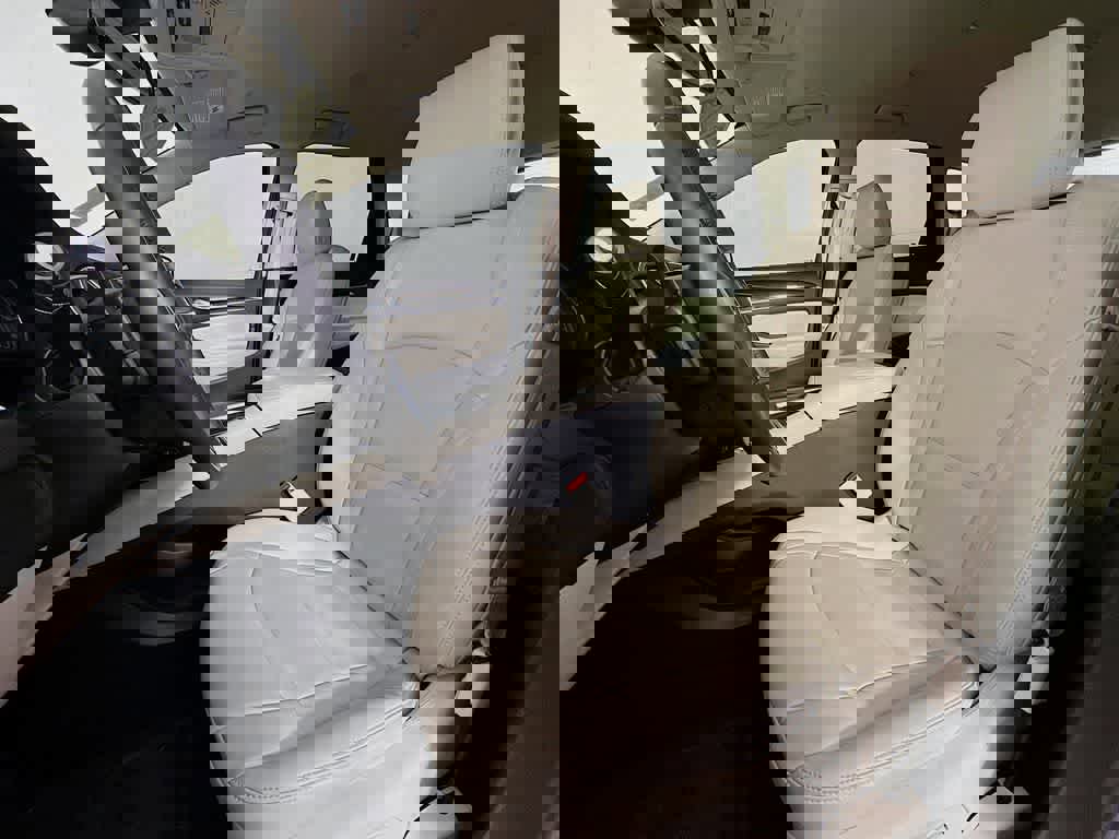 Used 2023 Buick Enclave Essence w/ Sport Touring Edition image 12