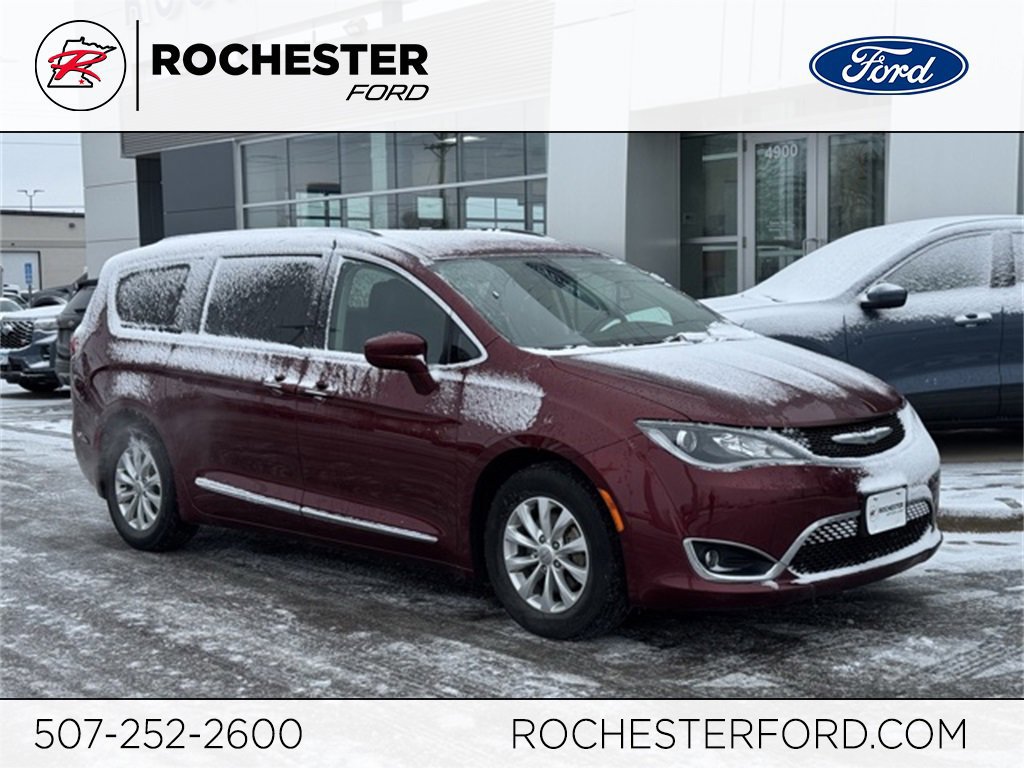 Used 2018 Chrysler Pacifica Touring-L Plus image 5