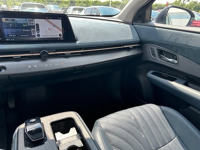 Used 2023 Nissan Ariya AWD/4WD image 11