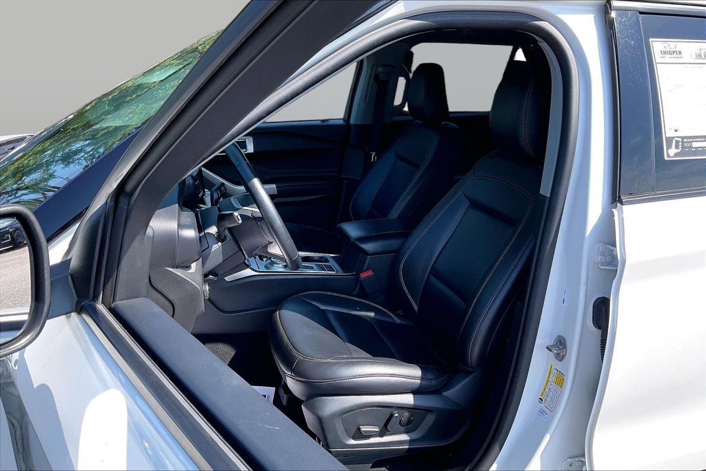 Certified 2023 Ford Explorer XLT w/ Equipment Group 202A RWD image 25