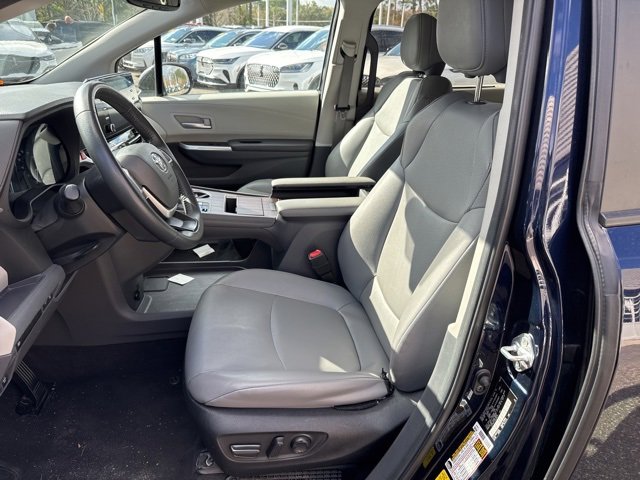 Used 2024 Toyota Sienna XLE image 10