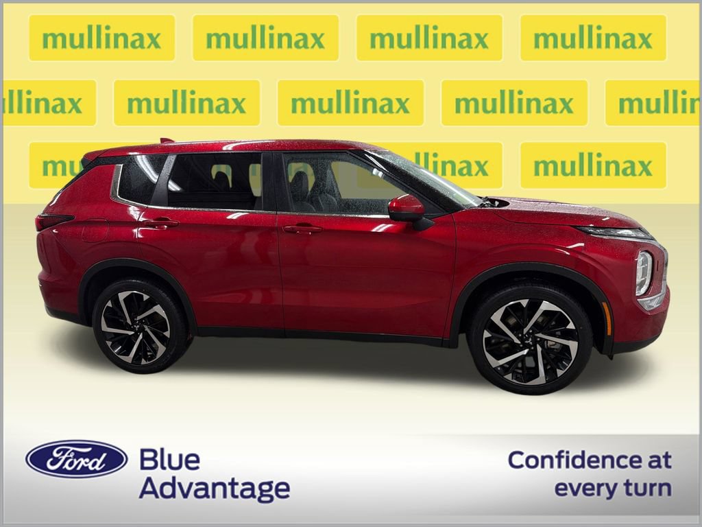 Used 2024 Mitsubishi Outlander SE AWD/4WD image 2