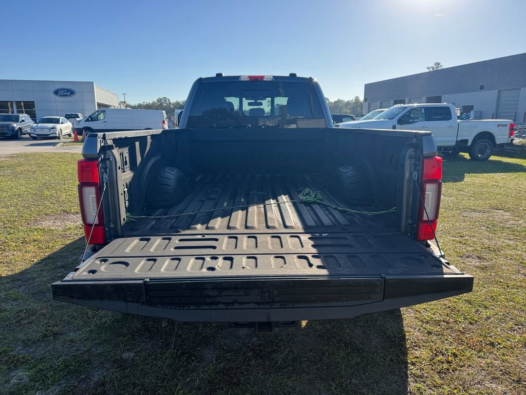 Certified 2022 Ford F450 Platinum w/ FX4 Off-Road Package image 24