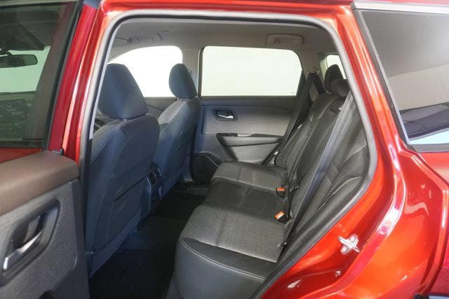 Used 2022 Nissan Rogue SV FWD image 25