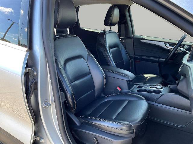Certified 2024 Ford Escape Platinum AWD/4WD image 30