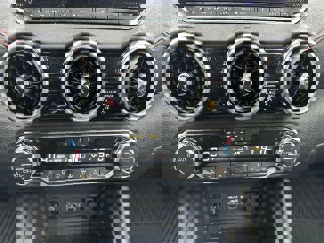 Used 2024 Nissan Sentra SR w/ SR Premium Package image 25