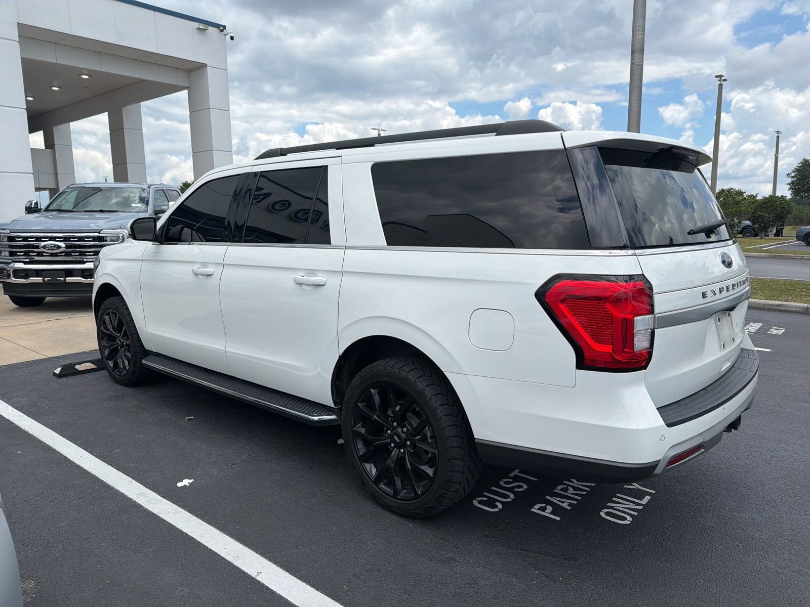 Certified 2022 Ford Expedition Max XLT RWD image 13