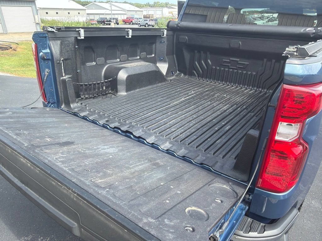 Used 2024 Chevrolet Silverado 1500 LT AWD/4WD image 14