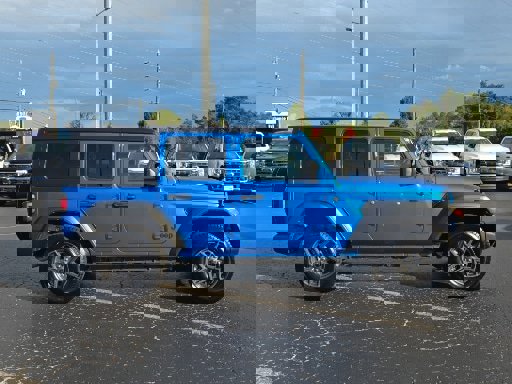 Used 2024 Jeep Wrangler Sport S image 6