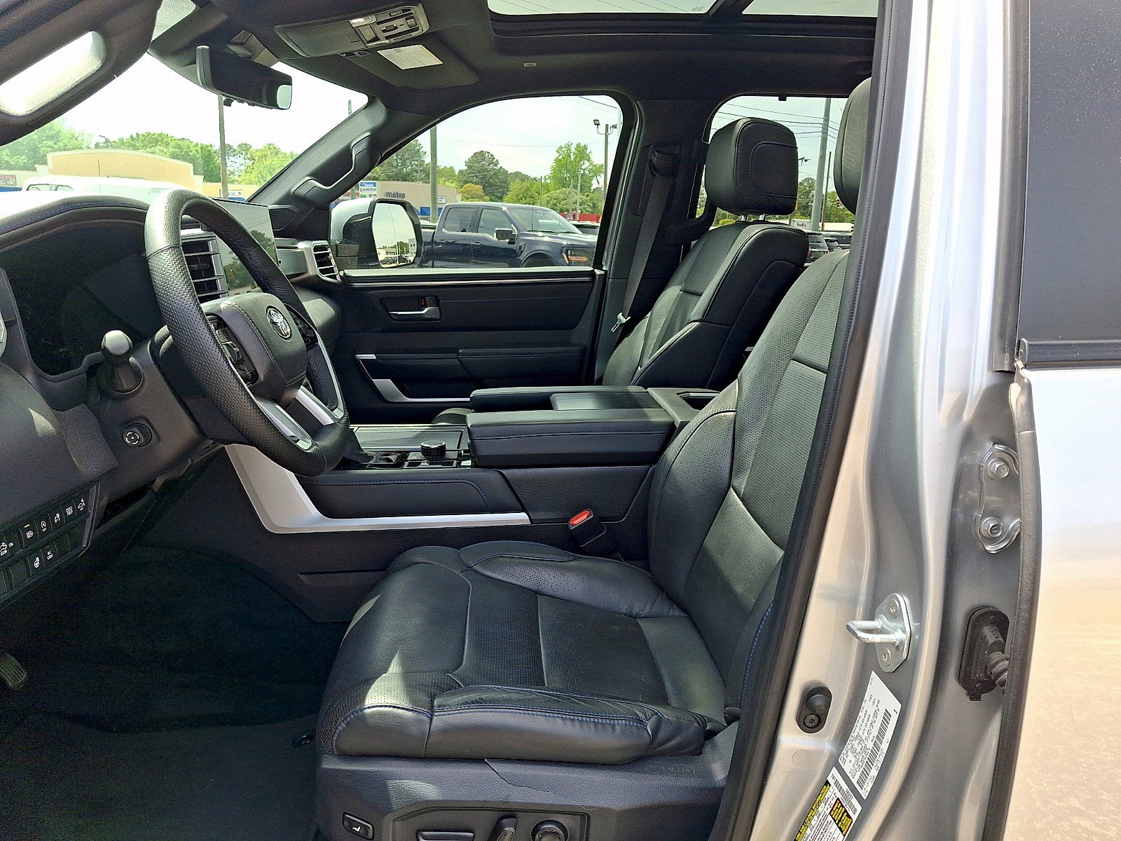 Used 2025 Toyota Tundra Platinum AWD/4WD image 13