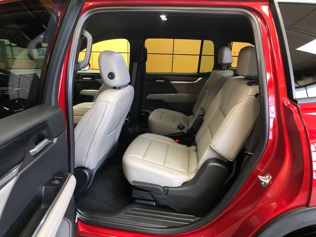 Used 2024 GMC Acadia Elevation FWD image 18