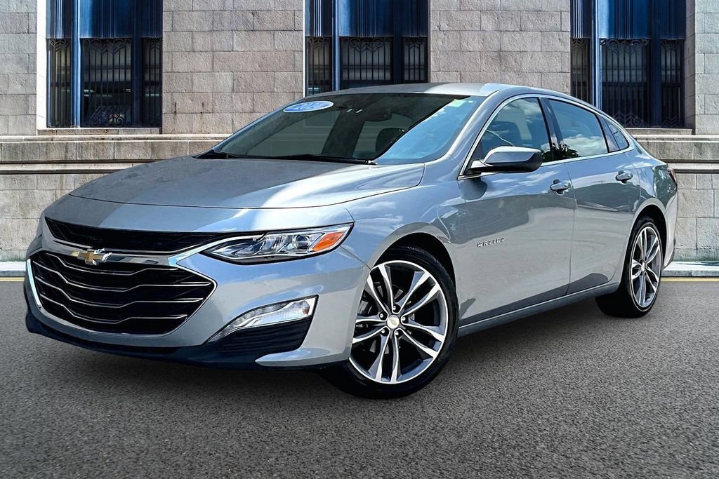 Used 2024 Chevrolet Malibu LT FWD image 2