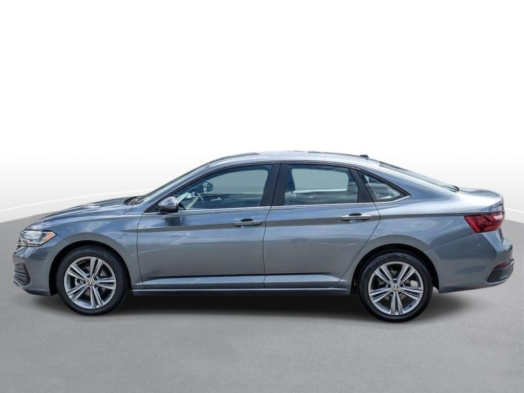 Used 2024 Volkswagen Jetta SE FWD image 5