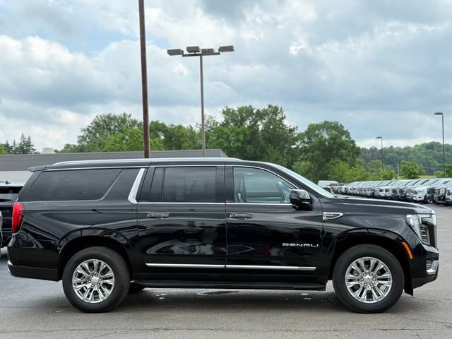 Used 2025 GMC Yukon XL Denali AWD/4WD image 45