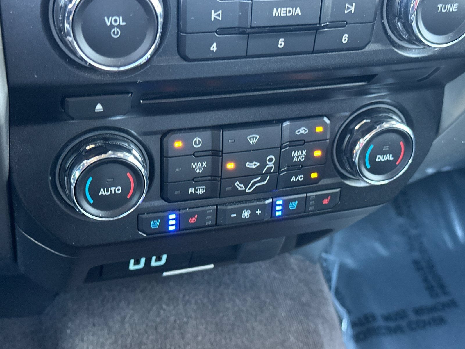 Certified 2018 Ford F250 Lariat w/ Lariat Value Package AWD/4WD image 19