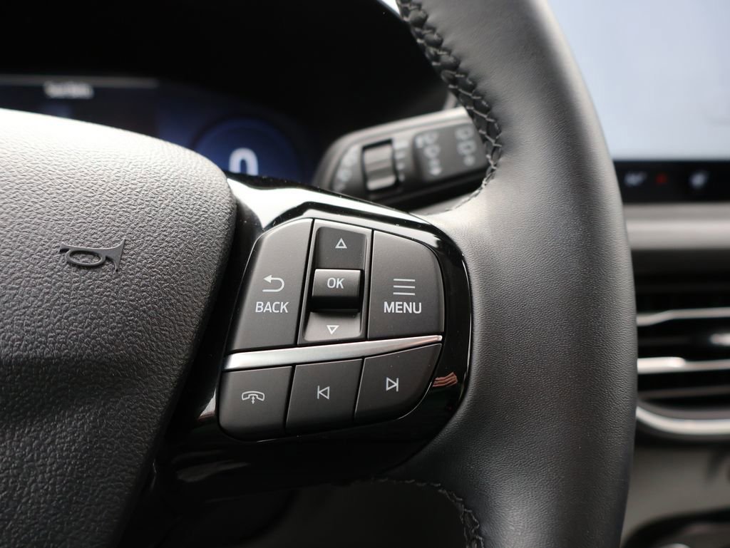 Certified 2025 Ford Escape Platinum image 29