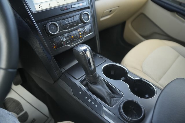 Certified 2017 Ford Explorer XLT w/ Equipment Group 201A image 31