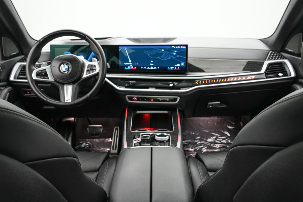 Used 2024 BMW X7 xDrive40i w/ M Sport Package AWD/4WD image 21