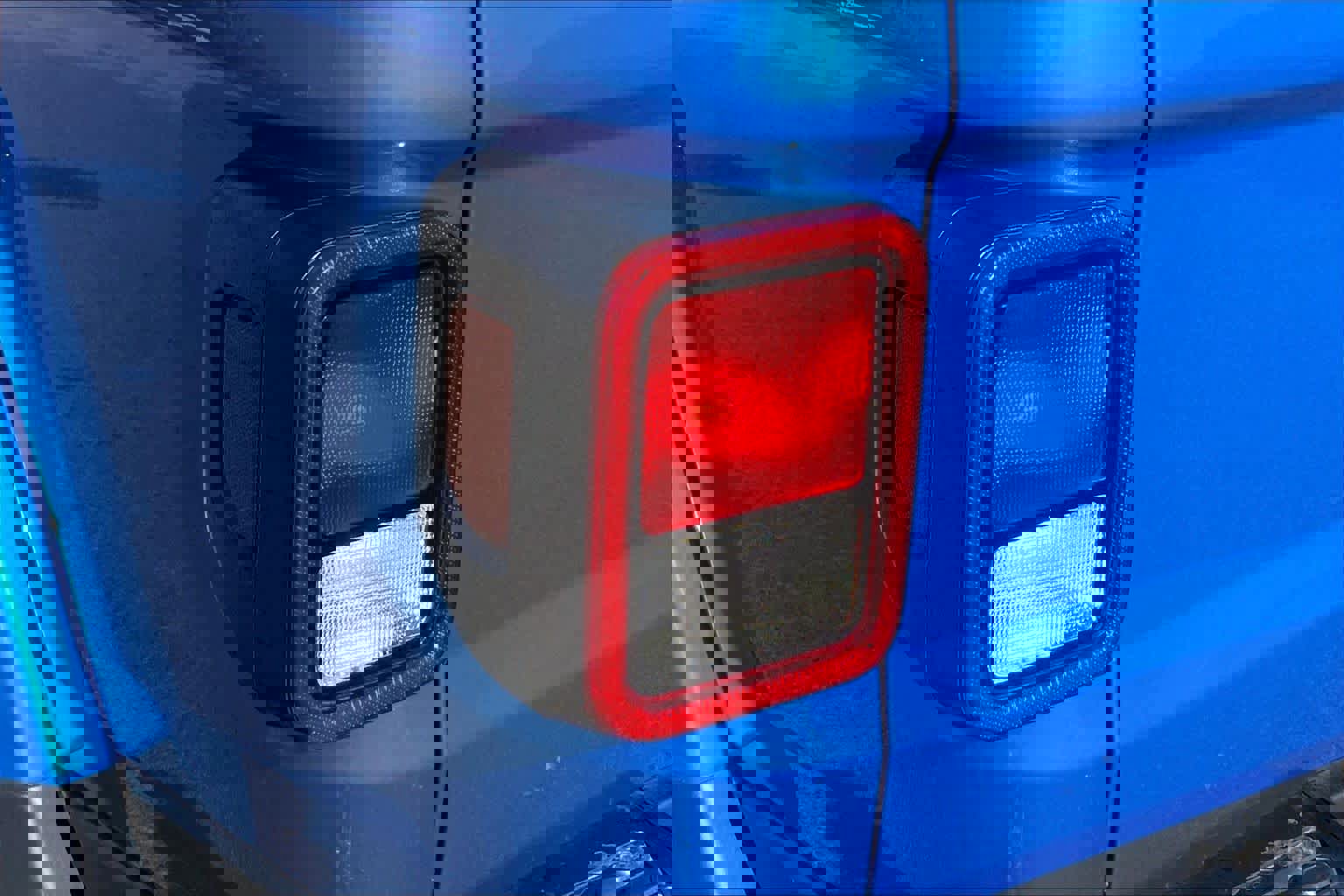 Used 2021 Jeep Gladiator Rubicon w/ Trailer Tow Package image 28