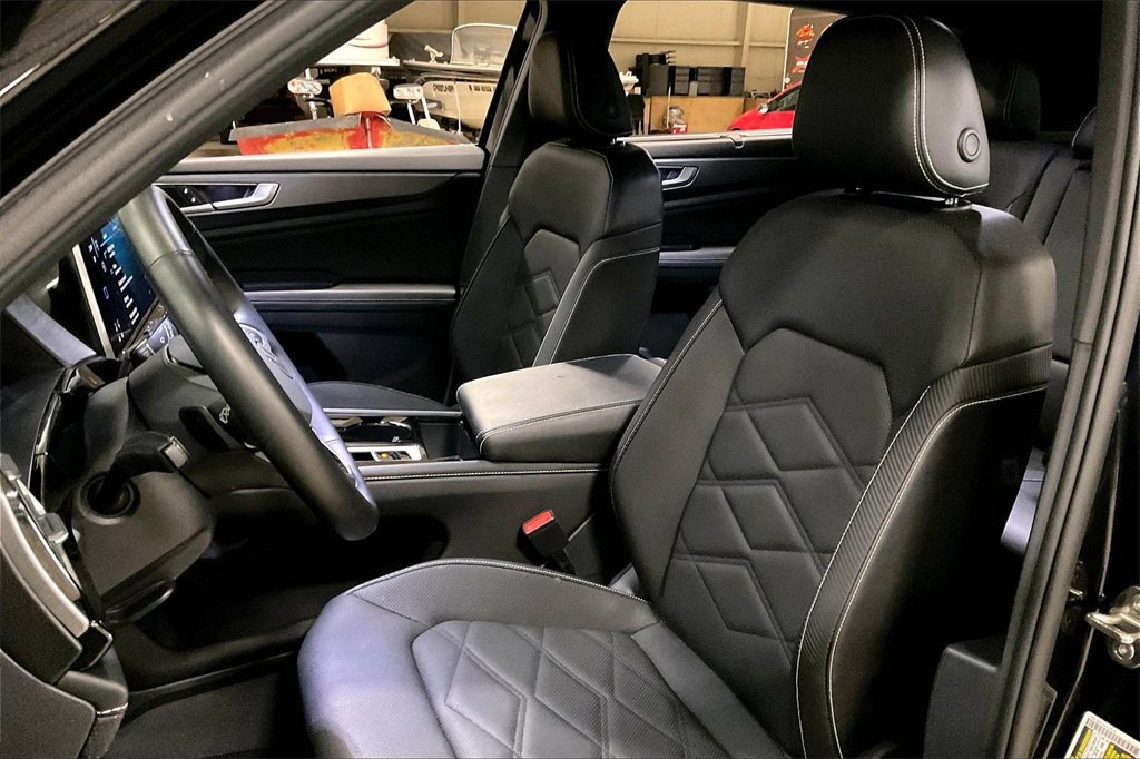 Used 2025 Volkswagen Atlas Cross Sport SE image 23