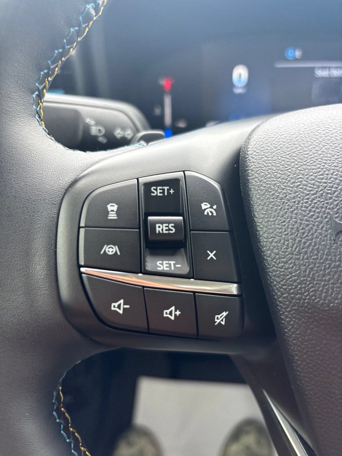 Certified 2025 Ford Maverick Lobo AWD/4WD image 17