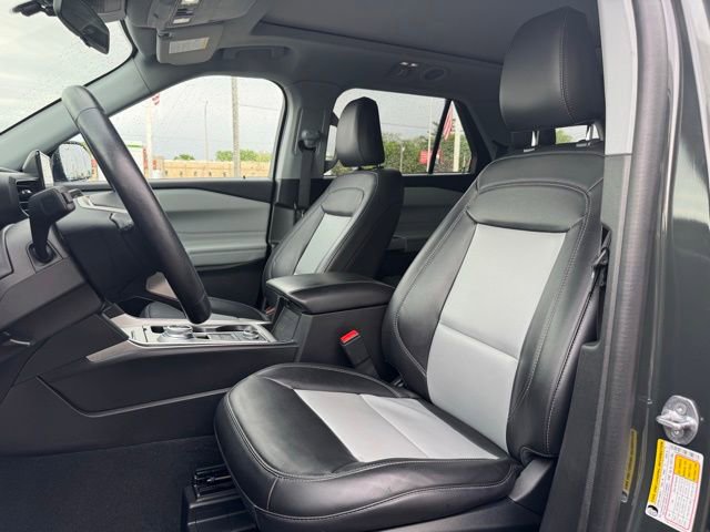 Certified 2023 Ford Explorer XLT w/ Equipment Group 202A AWD/4WD image 6