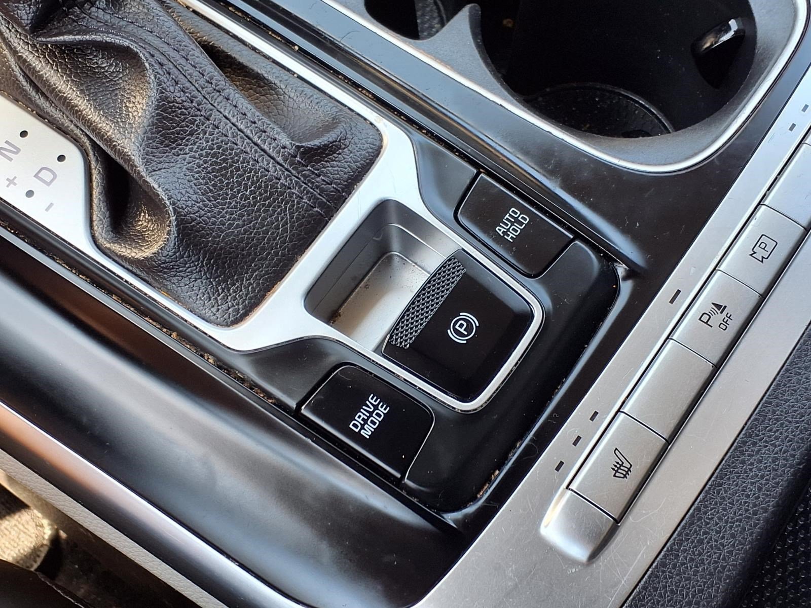 Used 2023 Kia Carnival LX FWD image 21