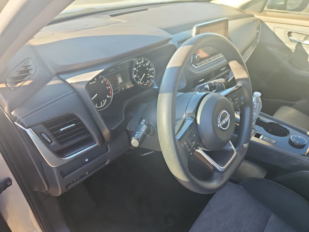 Used 2023 Nissan Rogue SV AWD/4WD image 9