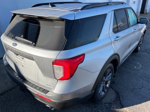 Certified 2023 Ford Explorer XLT w/ Equipment Group 202A AWD/4WD image 5