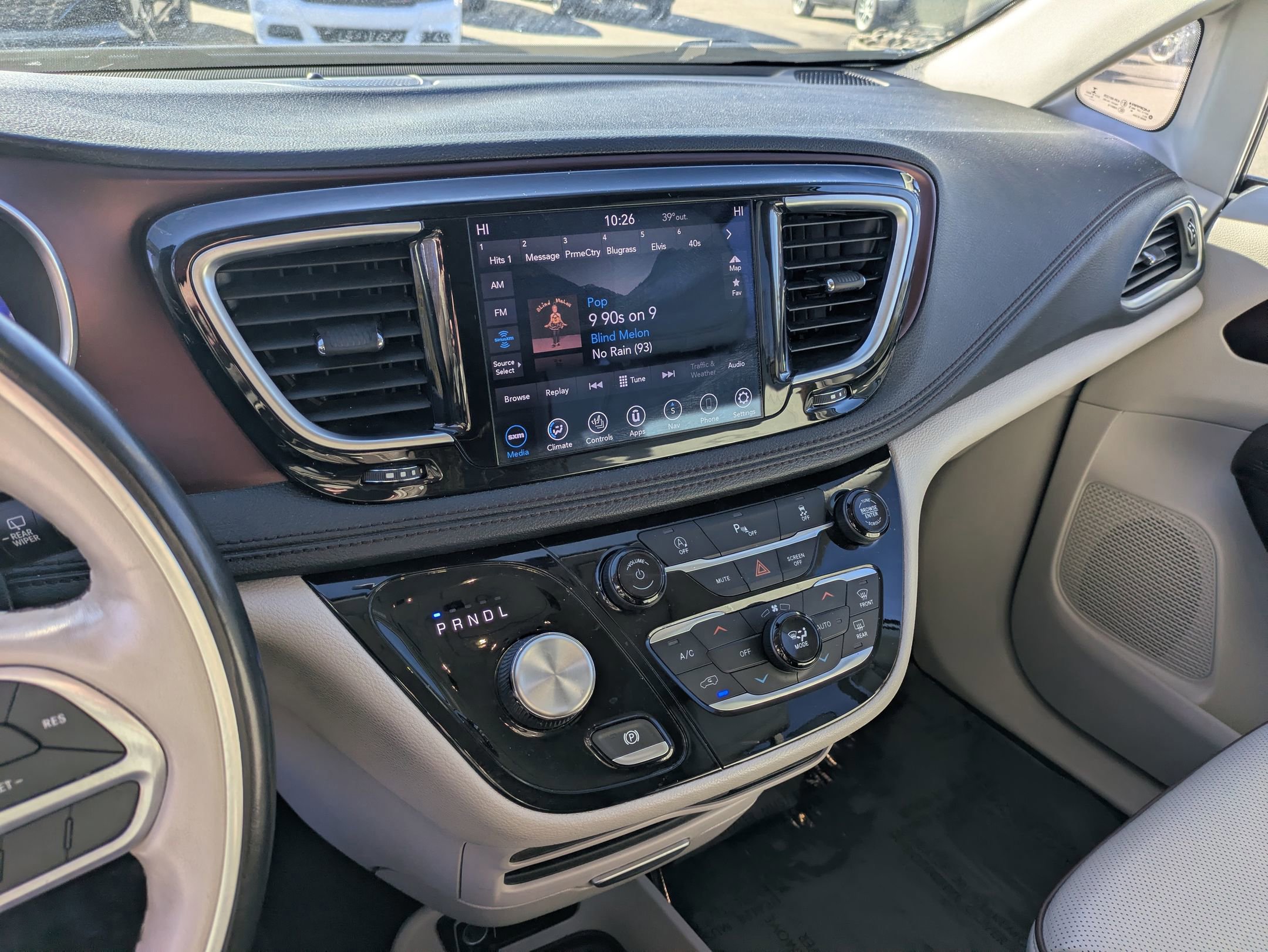 Used 2020 Chrysler Pacifica Limited image 19