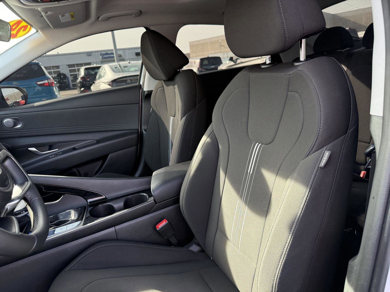 Used 2024 Hyundai Elantra SEL w/ Convenience Package image 10