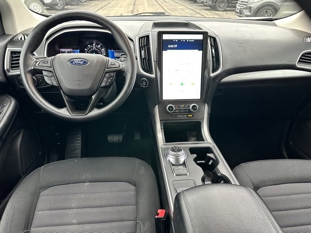 Certified 2021 Ford Edge SE image 9
