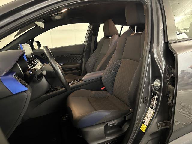 Used 2020 Toyota C-HR XLE FWD image 16