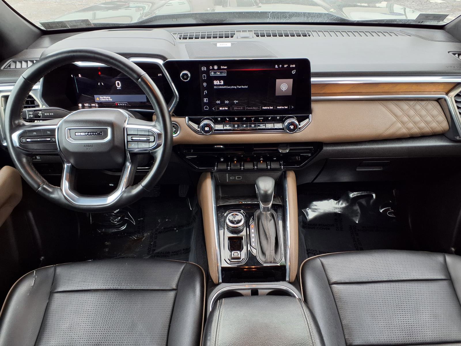 Used 2023 GMC Canyon Denali image 14