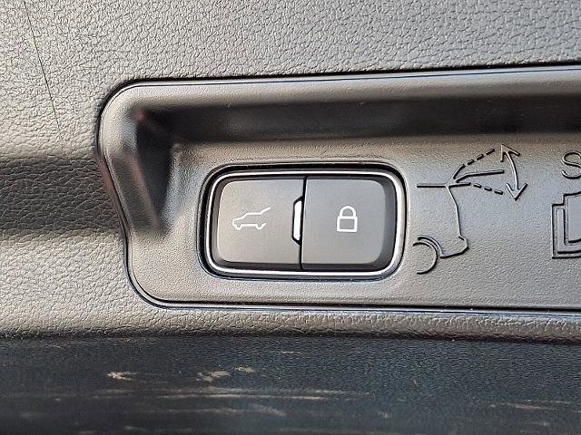 Certified 2022 Ford Explorer XLT w/ Equipment Group 202A image 29