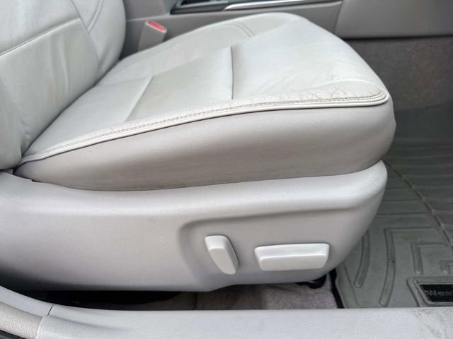 Used 2017 Toyota Camry Hybrid image 12