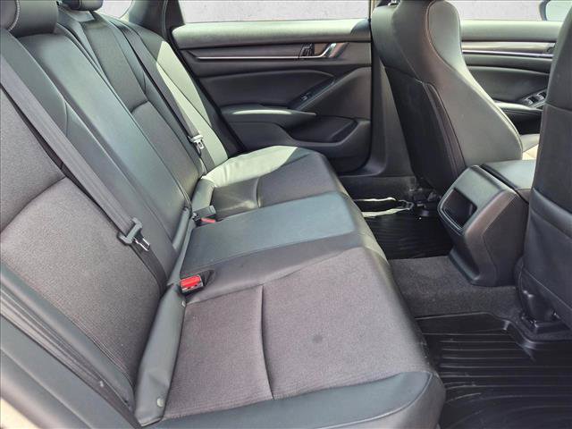 Used 2018 Honda Accord Sport image 18