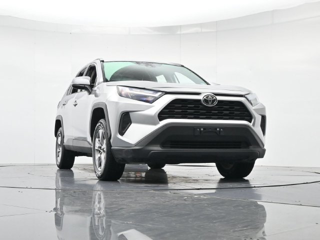 Used 2025 Toyota RAV4 XLE w/ Weather Package AWD/4WD image 31