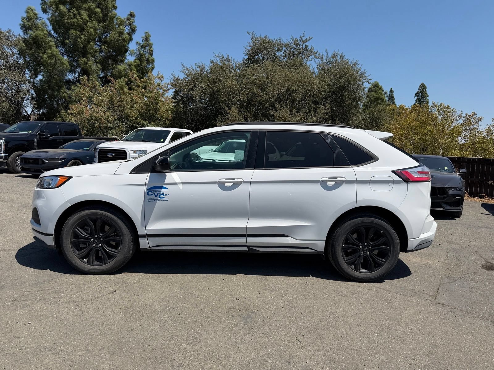 Certified 2023 Ford Edge SE w/ Black Appearance Package AWD/4WD image 2