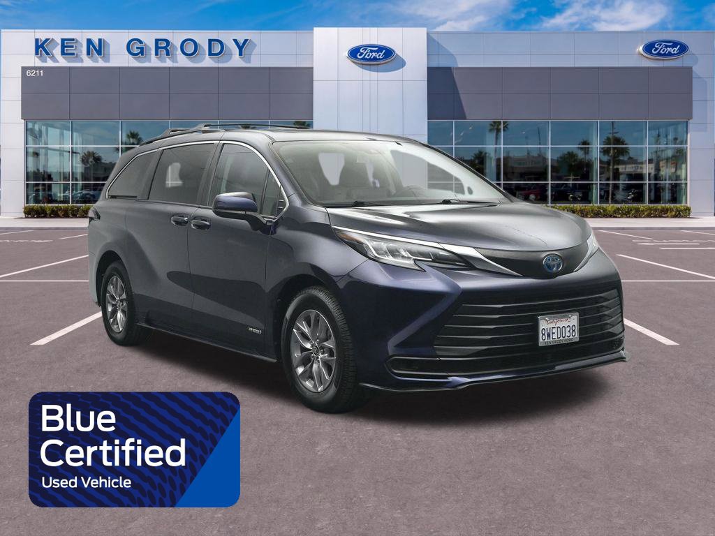 Used 2021 Toyota Sienna LE w/ LE Plus Package