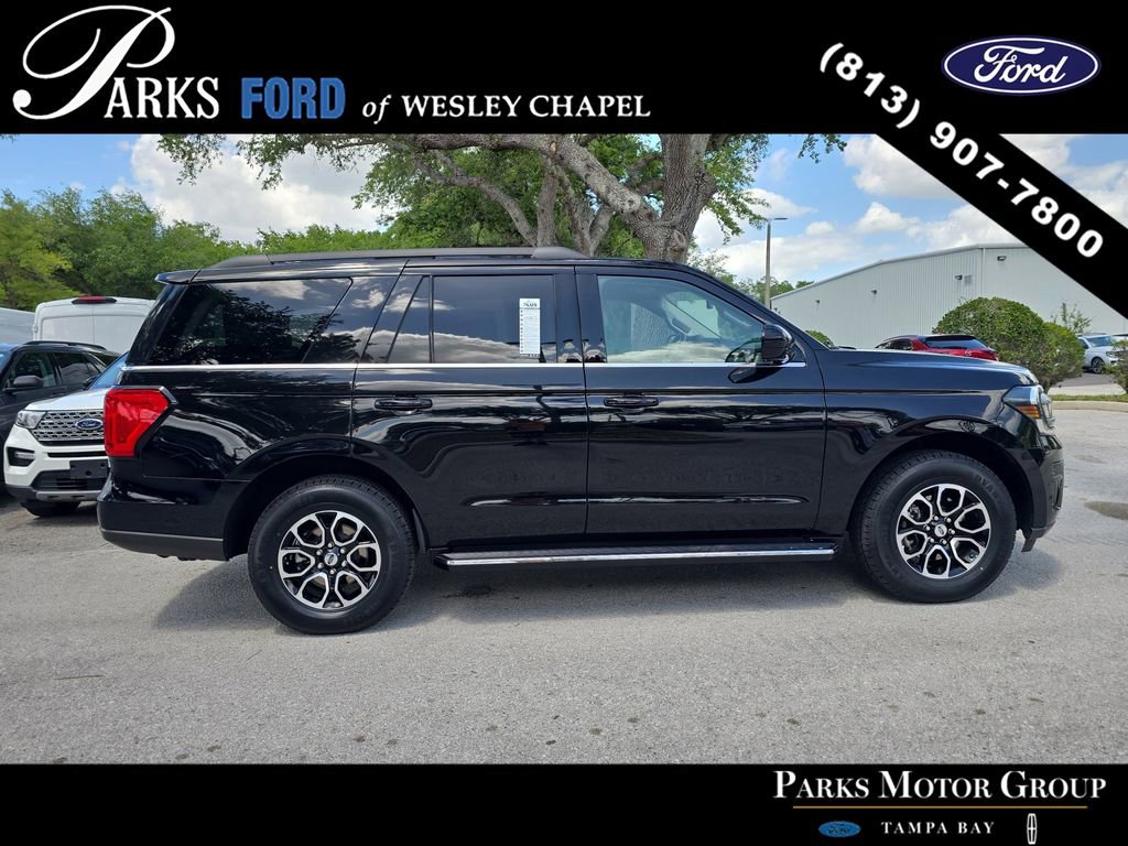 Certified 2023 Ford Expedition XLT image 3