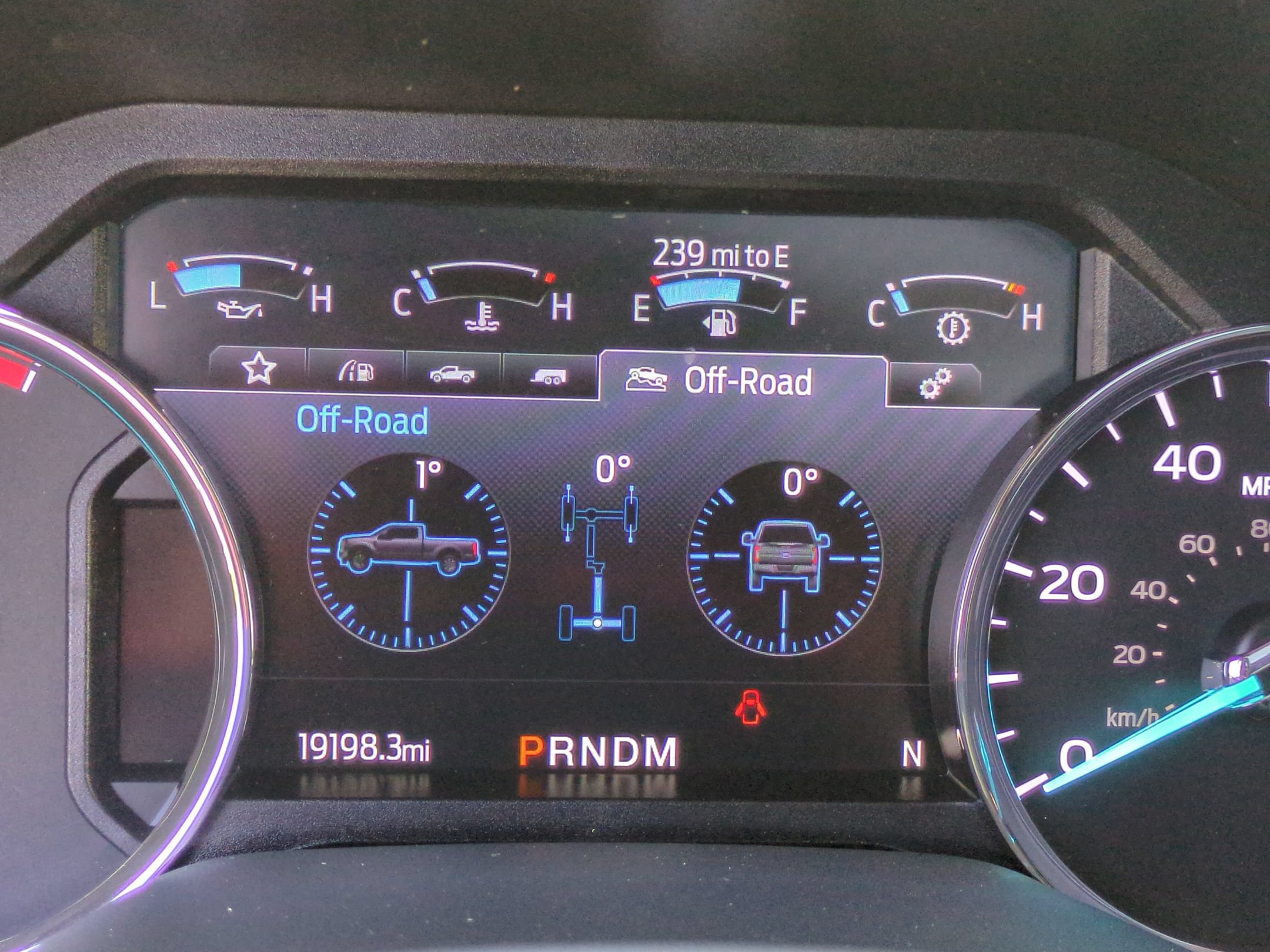 Certified 2022 Ford F250 Platinum w/ Tremor Off-Road Package AWD/4WD image 22