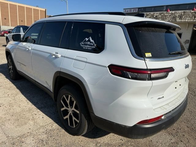 Used 2023 Jeep Grand Cherokee L Limited w/ Luxury Tech Group II AWD/4WD image 8