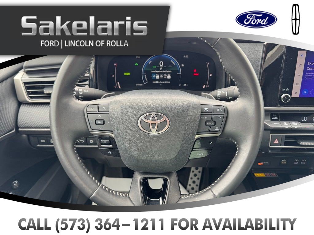 Used 2025 Toyota Camry SE FWD image 15