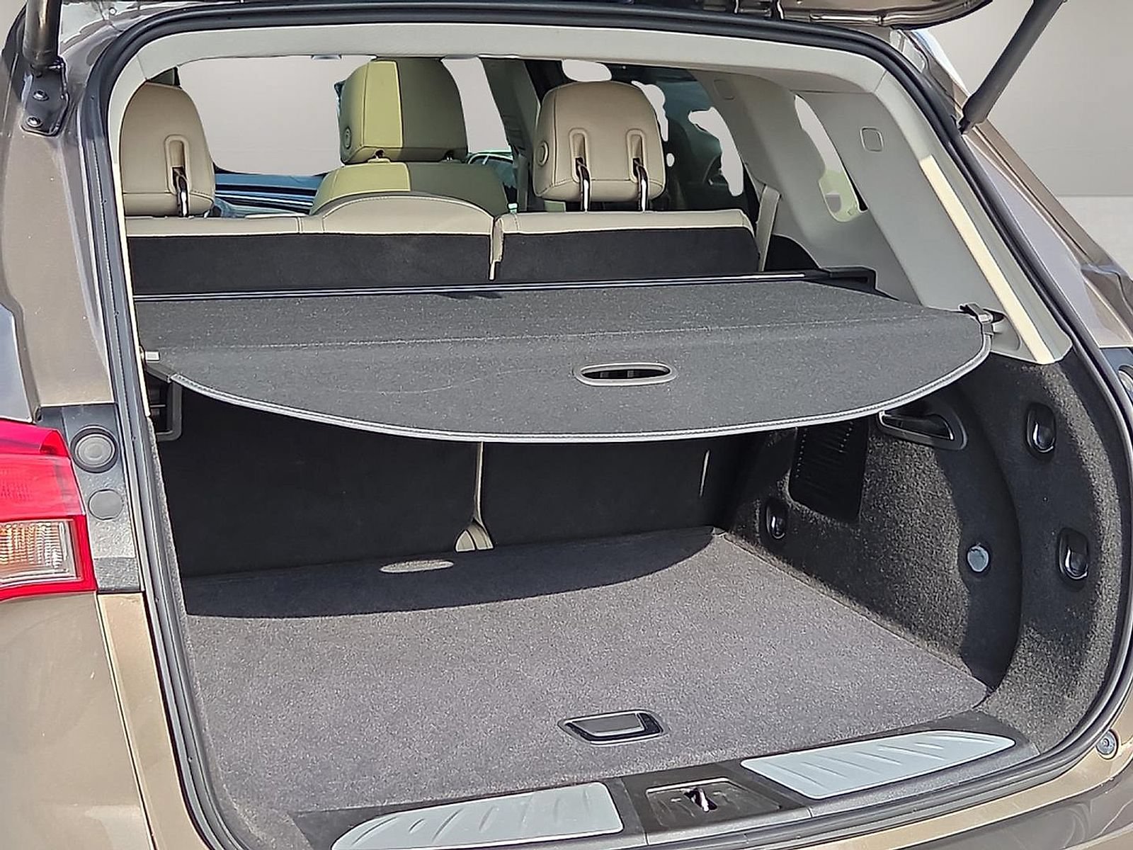Used 2019 Buick Envision Essence FWD image 8